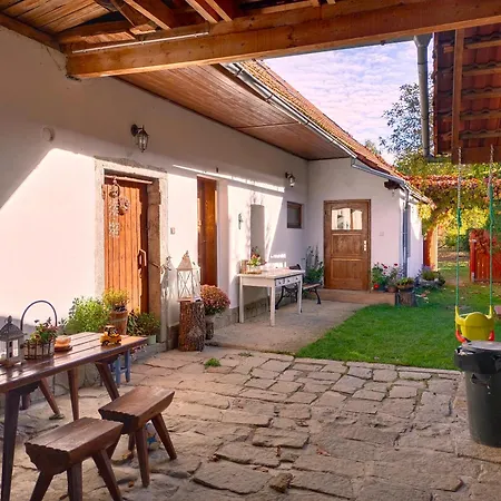 Statek Hajek * Nisovice