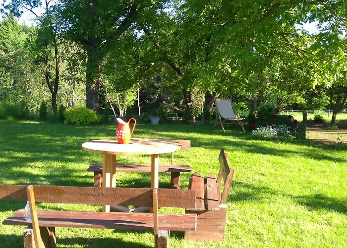 Statek Hajek * Nisovice